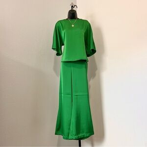 Monochromatic green two-piece outfit
